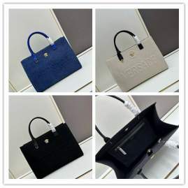 Picture of Versace Handbags _SKUfw227477070fw